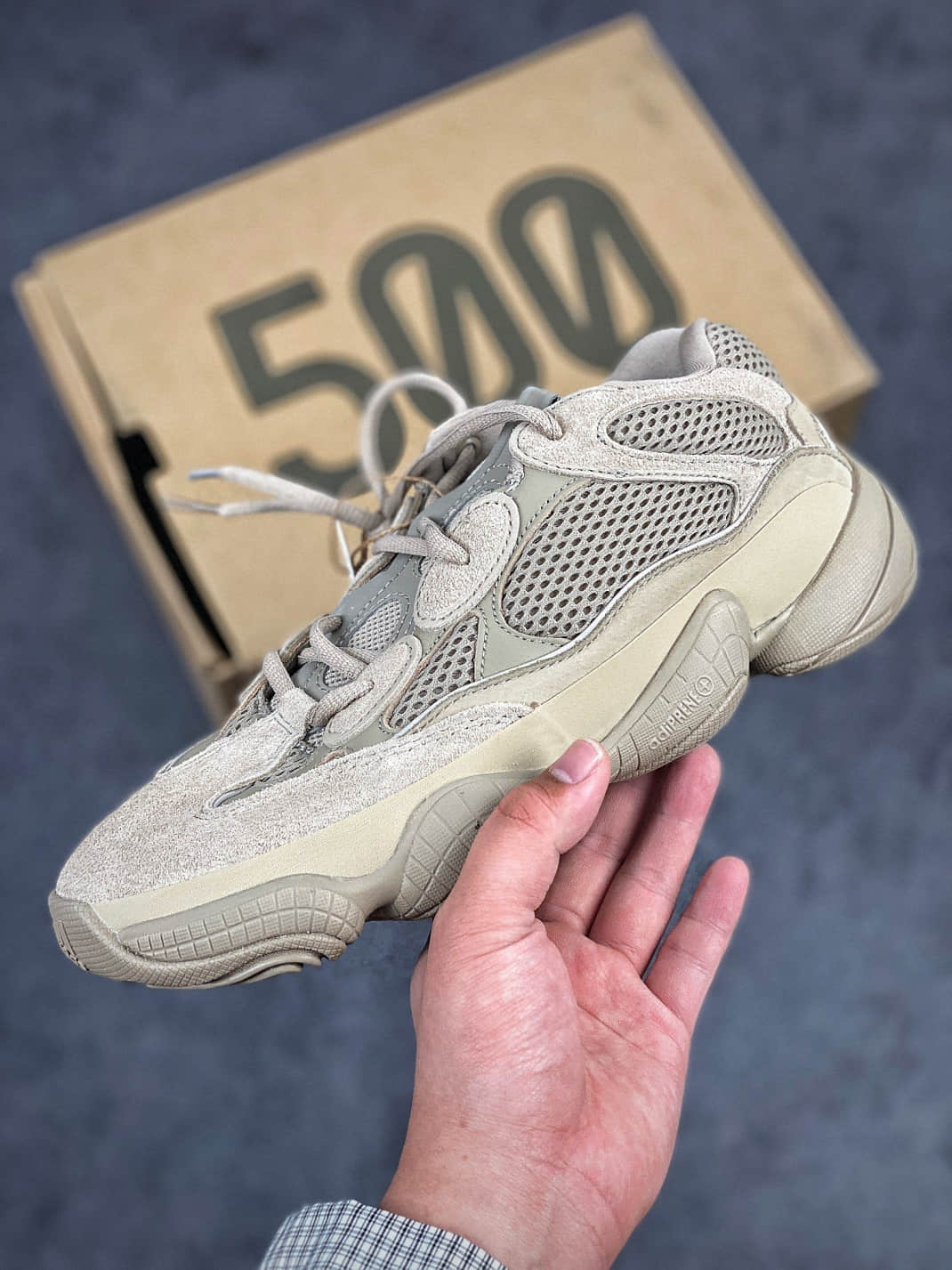 YEEZY 500 トープライト-